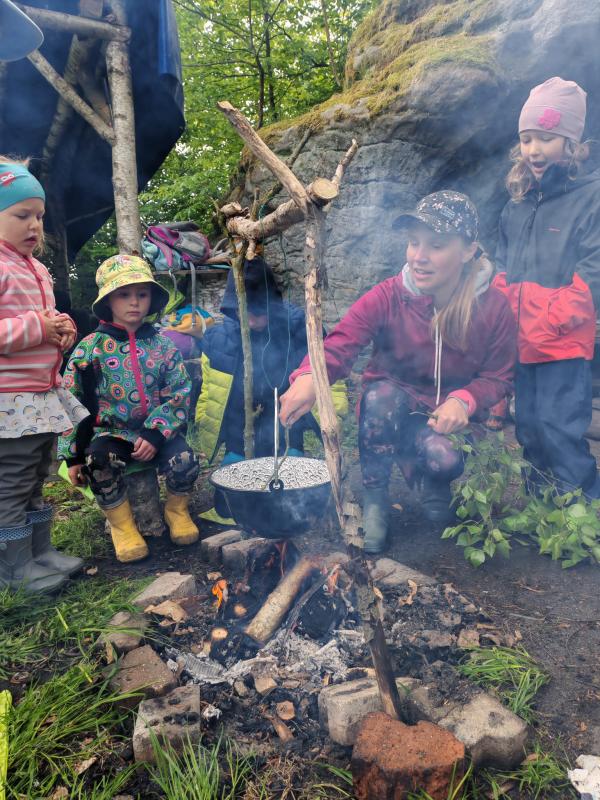 KŘESADLO, KŘESADLO&hellip;